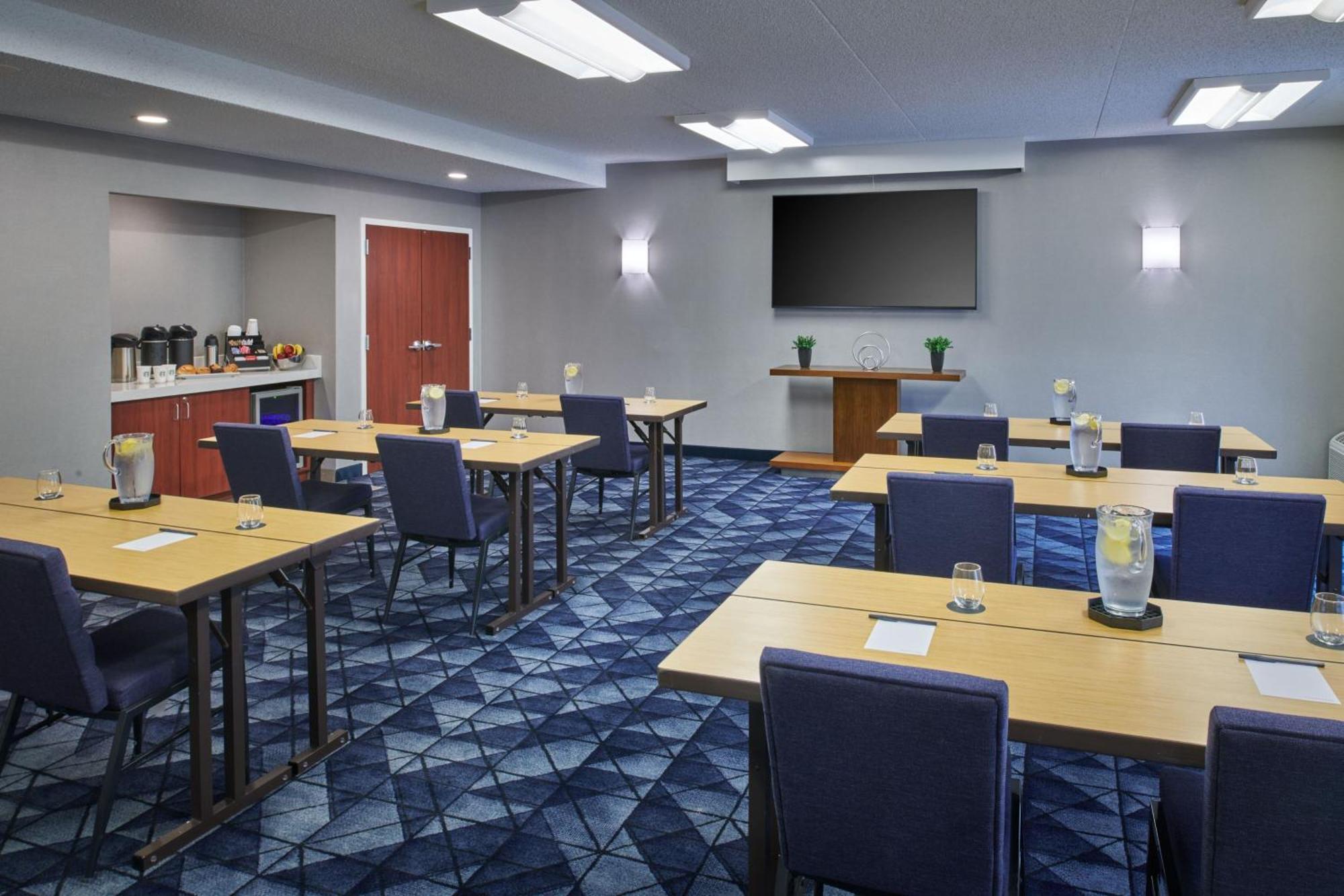 Courtyard By Marriott Detroit Livonia Hotel Bagian luar foto