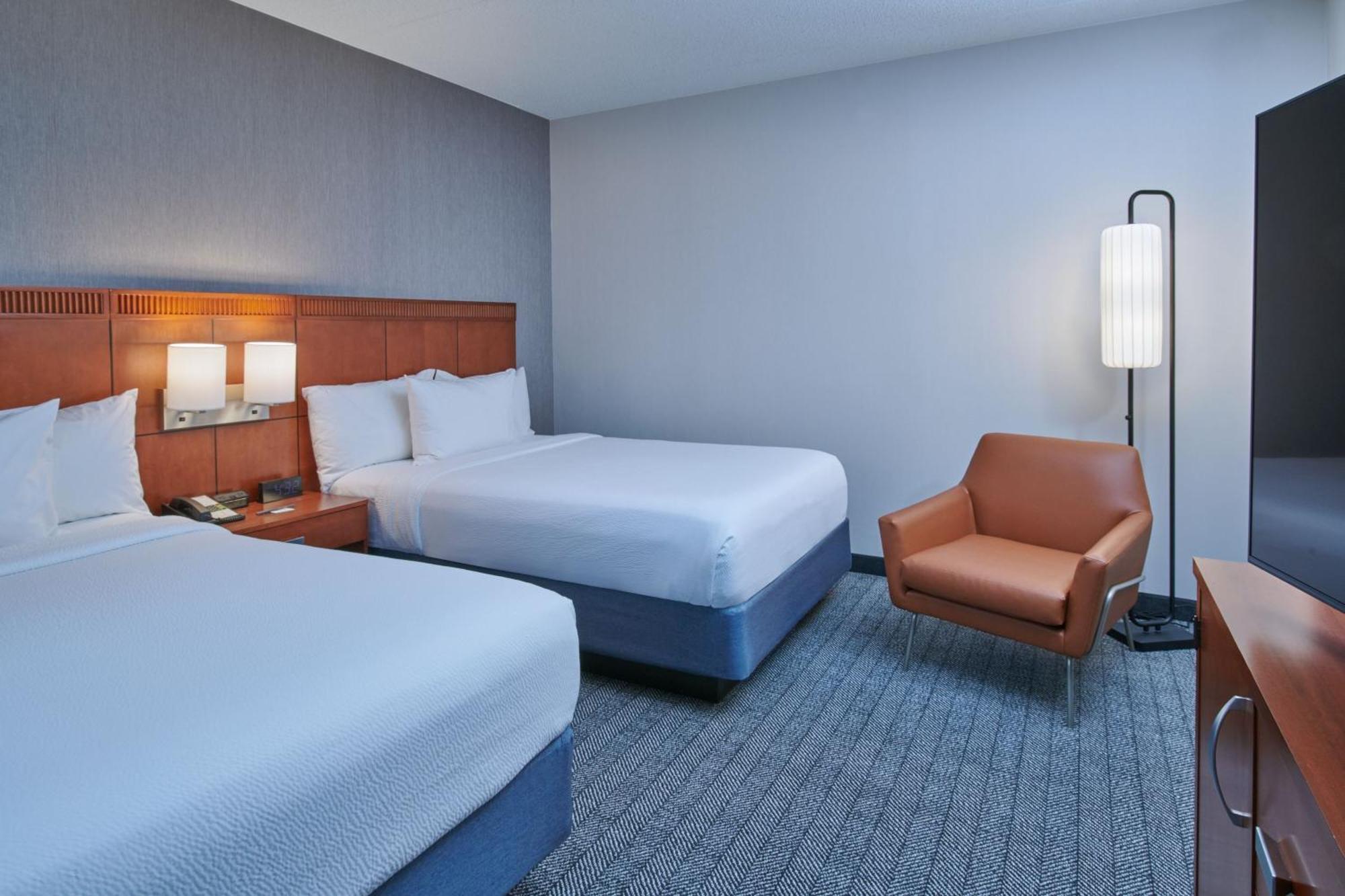 Courtyard By Marriott Detroit Livonia Hotel Bagian luar foto