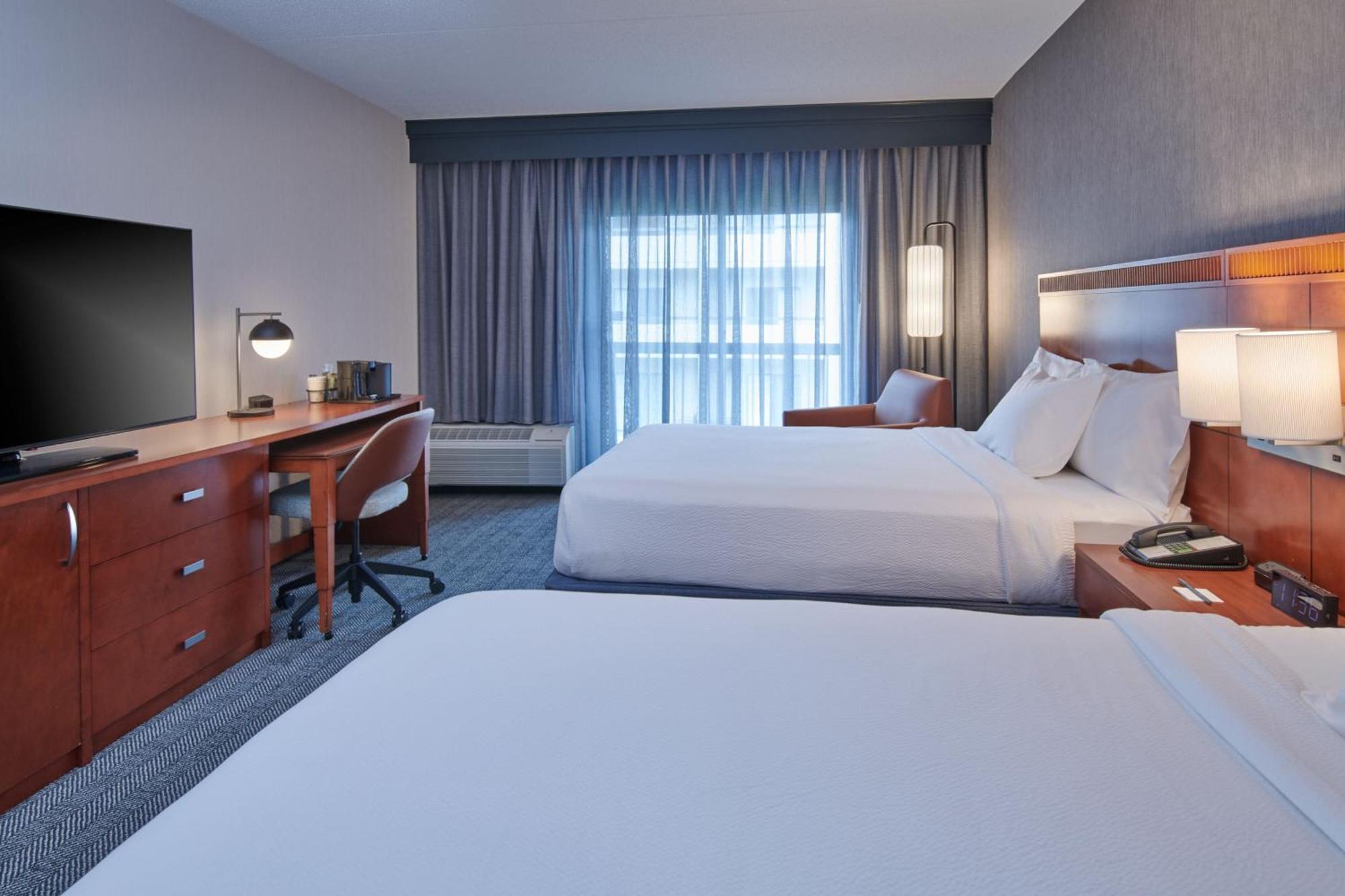 Courtyard By Marriott Detroit Livonia Hotel Bagian luar foto