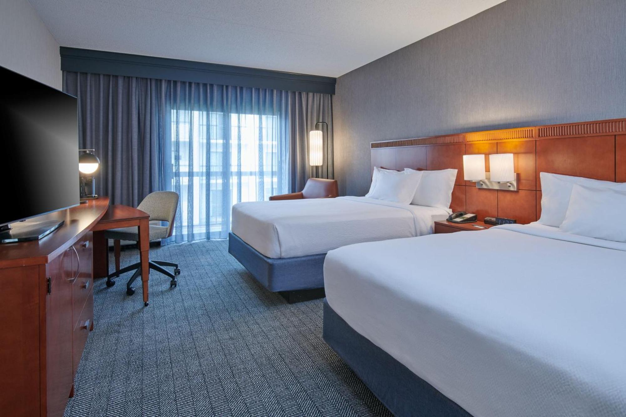 Courtyard By Marriott Detroit Livonia Hotel Bagian luar foto