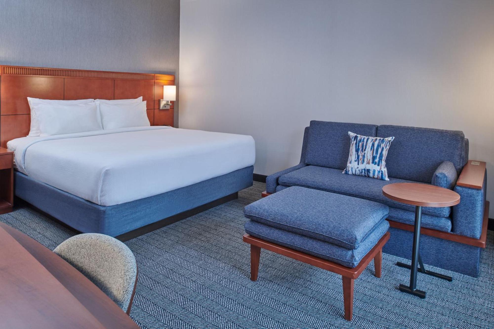 Courtyard By Marriott Detroit Livonia Hotel Bagian luar foto