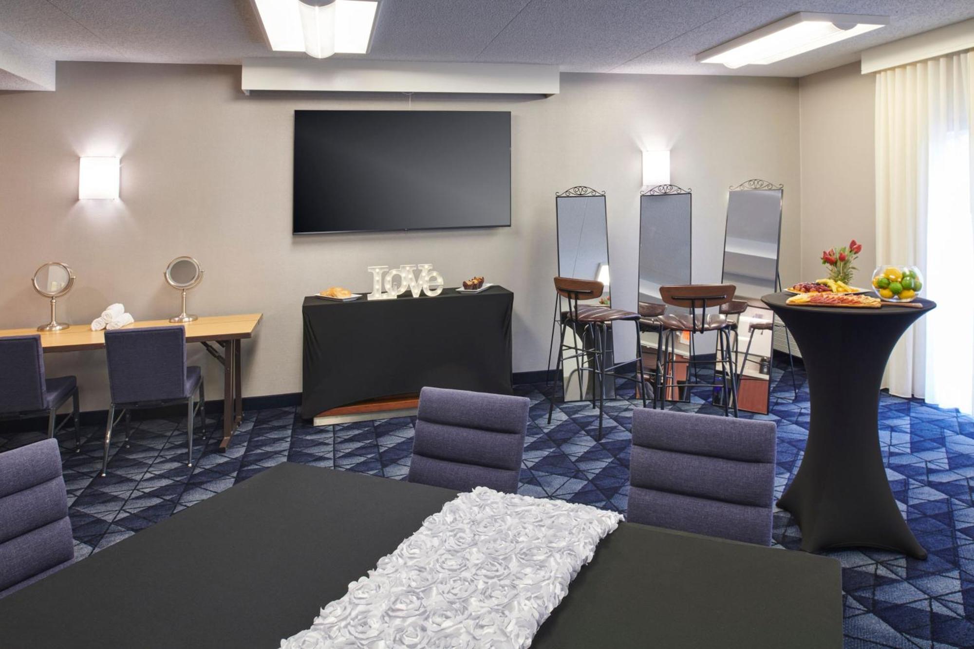 Courtyard By Marriott Detroit Livonia Hotel Bagian luar foto