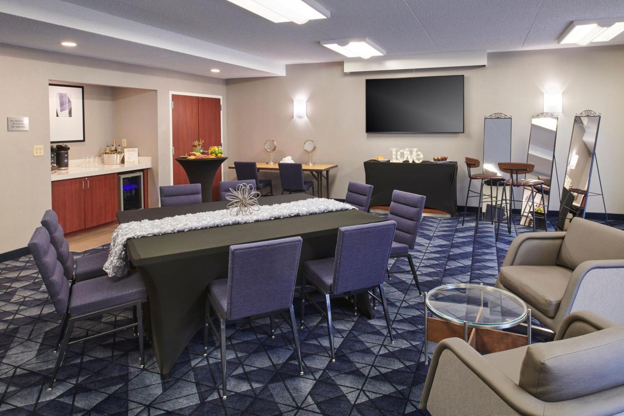 Courtyard By Marriott Detroit Livonia Hotel Bagian luar foto
