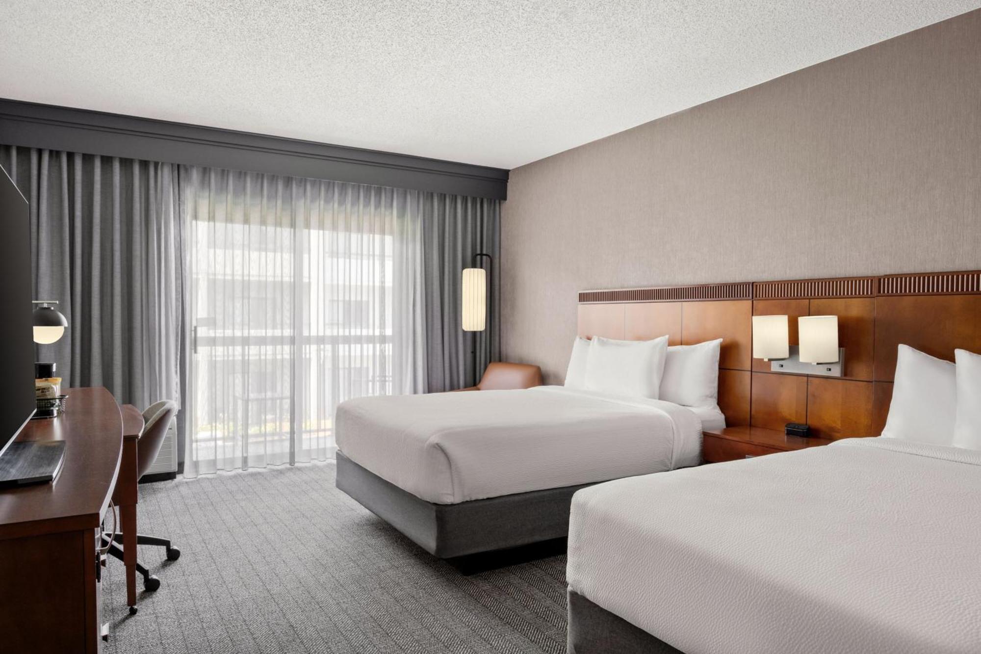 Courtyard By Marriott Detroit Livonia Hotel Bagian luar foto