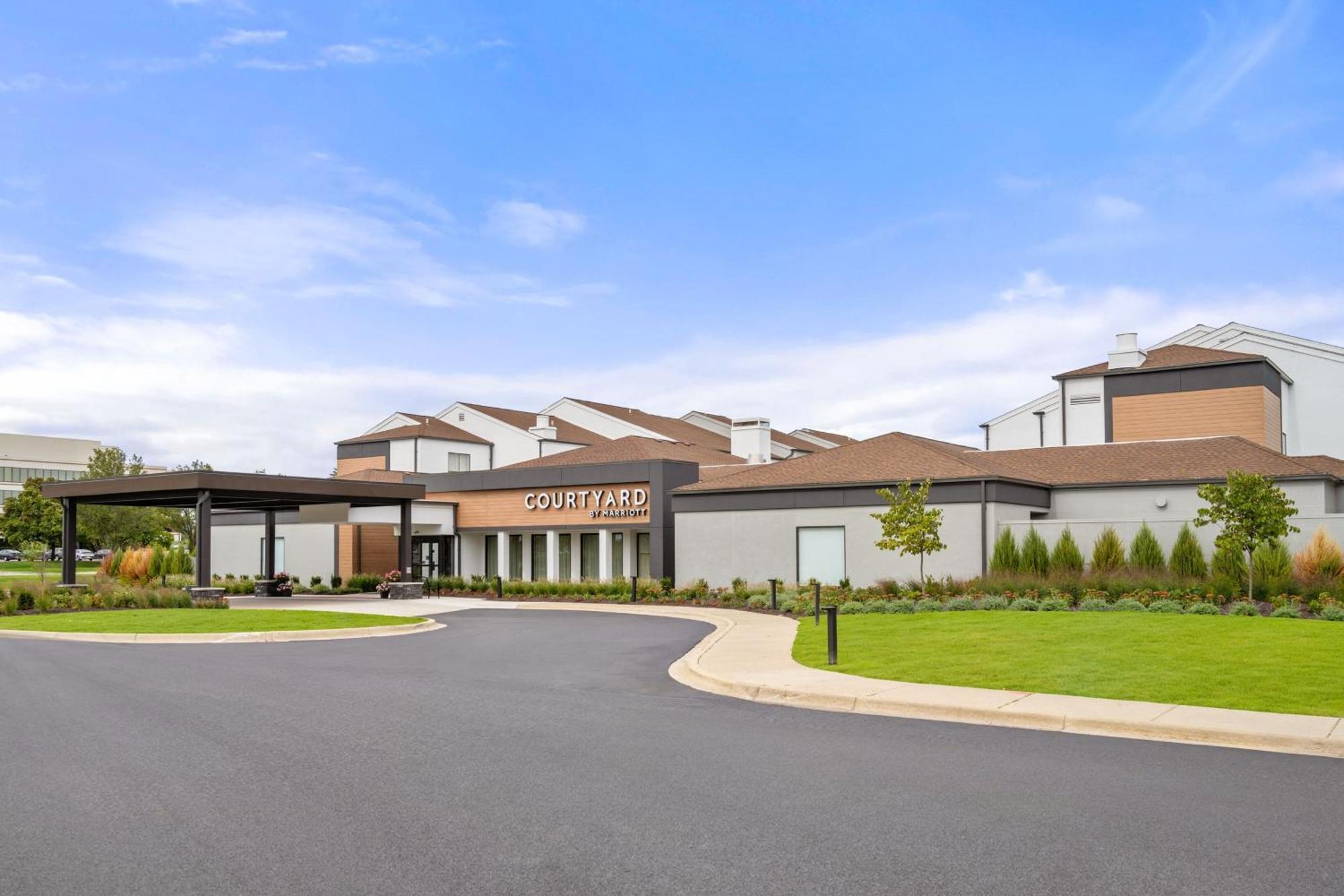 Courtyard By Marriott Detroit Livonia Hotel Bagian luar foto