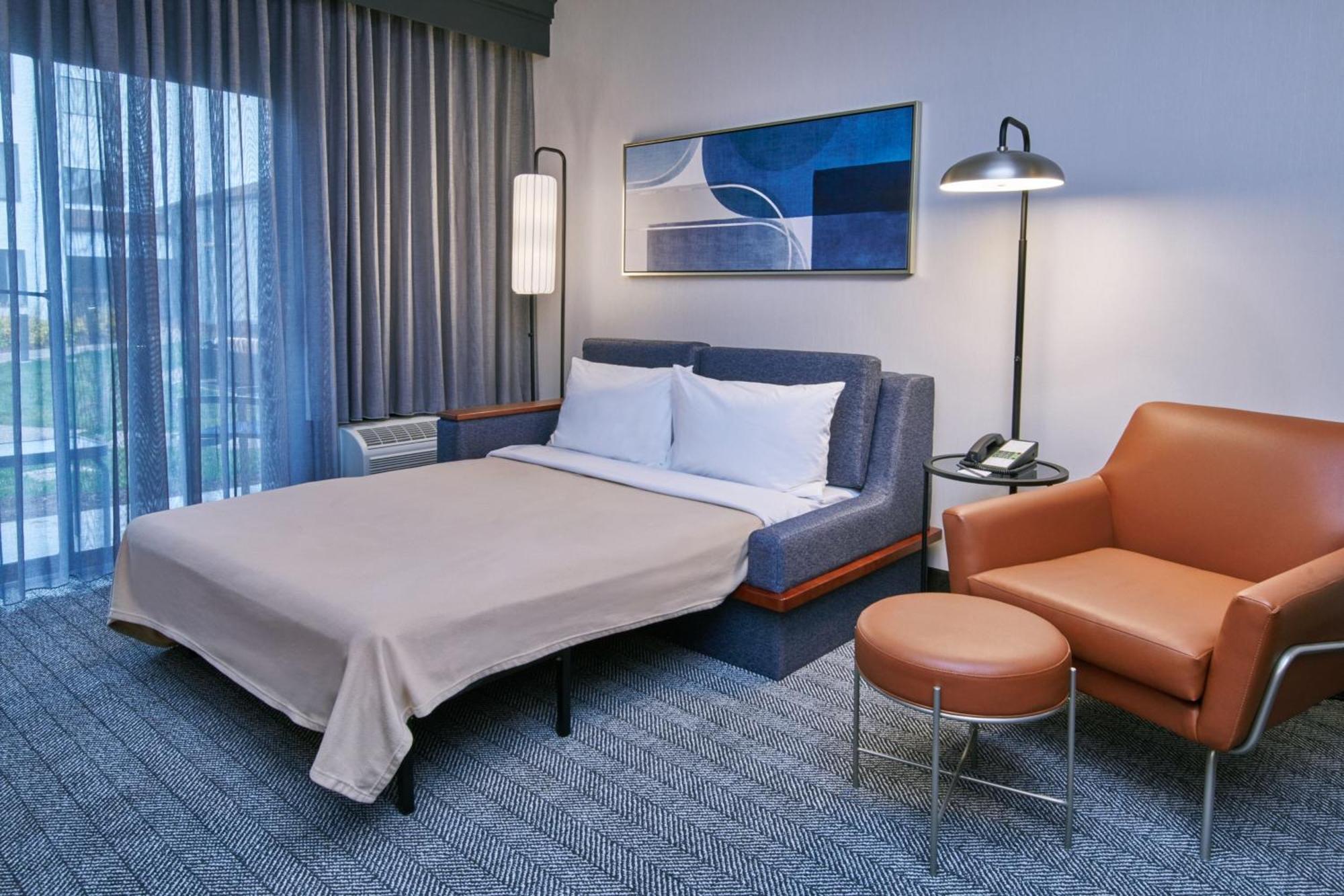 Courtyard By Marriott Detroit Livonia Hotel Bagian luar foto