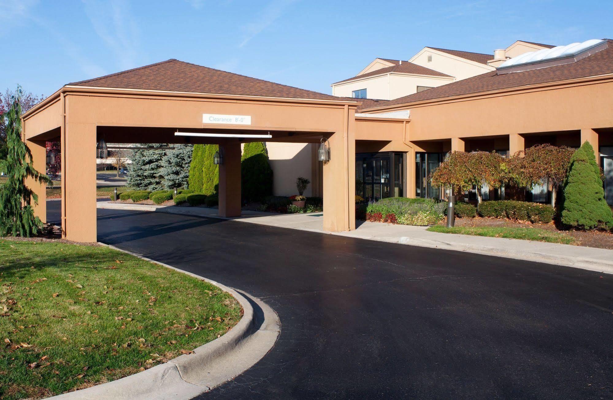 Courtyard By Marriott Detroit Livonia Hotel Bagian luar foto