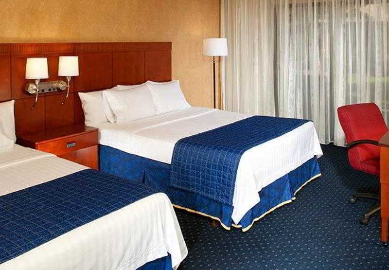 Courtyard By Marriott Detroit Livonia Hotel Bagian luar foto