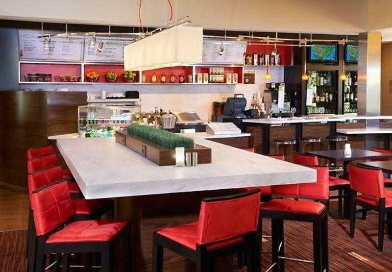 Courtyard By Marriott Detroit Livonia Hotel Bagian luar foto